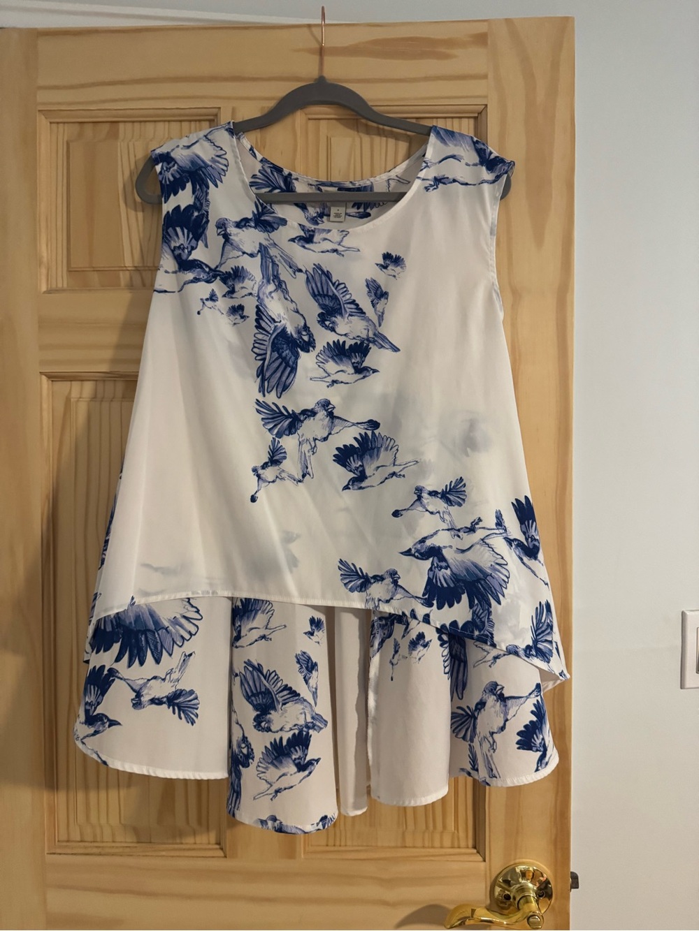 hinge White Top with Blue Floral Print